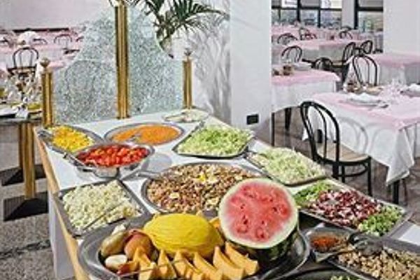 Hotel Queen Mary (Cattolica)